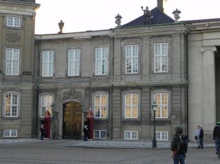 Amaliegade 18c-d - Amalienborg Slotsplads 2-2a-c-4 - Toldbodgade 45-45a-d - th