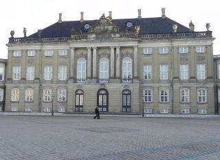 Amalienborg Slotsplads / Amaliegade 18c-d / Toldbodgade