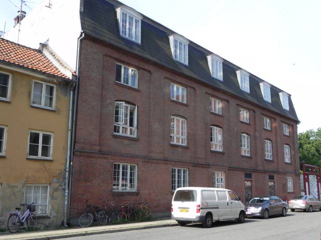 Langebrogade 6 - 10