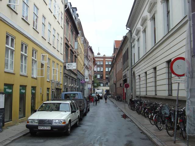 loevstraede-set-fra-graabroedre-torv-foto-fra-2006