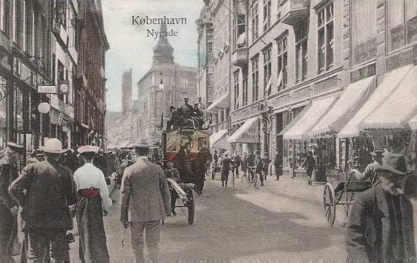 nygade-postkort-med-nygade-set-mod-gammel-torv-og-nytorv-ca-1908