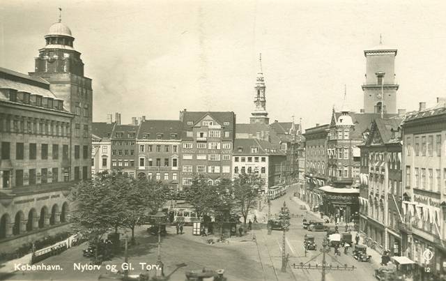 nytorv-postkort-med-nytorv-og-gammel-torv-afsendt-i-1931