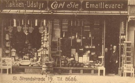 store-strandstraede-postkort-med-carl-sies-isenkrambutik-afsendt-i-1921