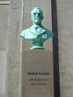 Thomsen, Vilhelm - buste på Frue Plads