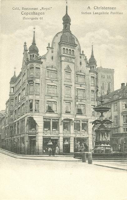 oestergade-postkort-med-hoejbrohus-ca-1915